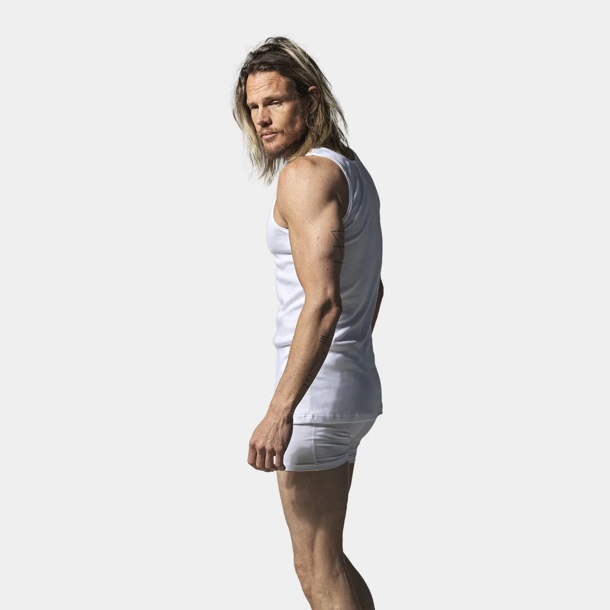 2 hvide rib bambus tank tops