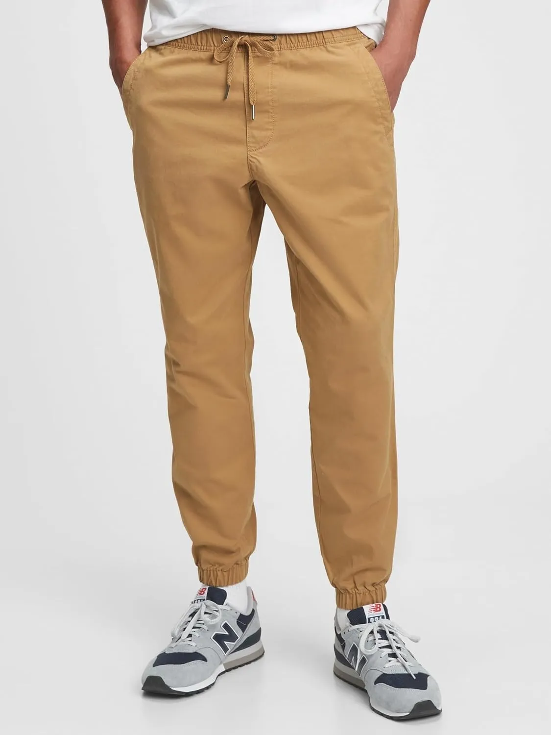 GAP Men's Essential Jogger Pant